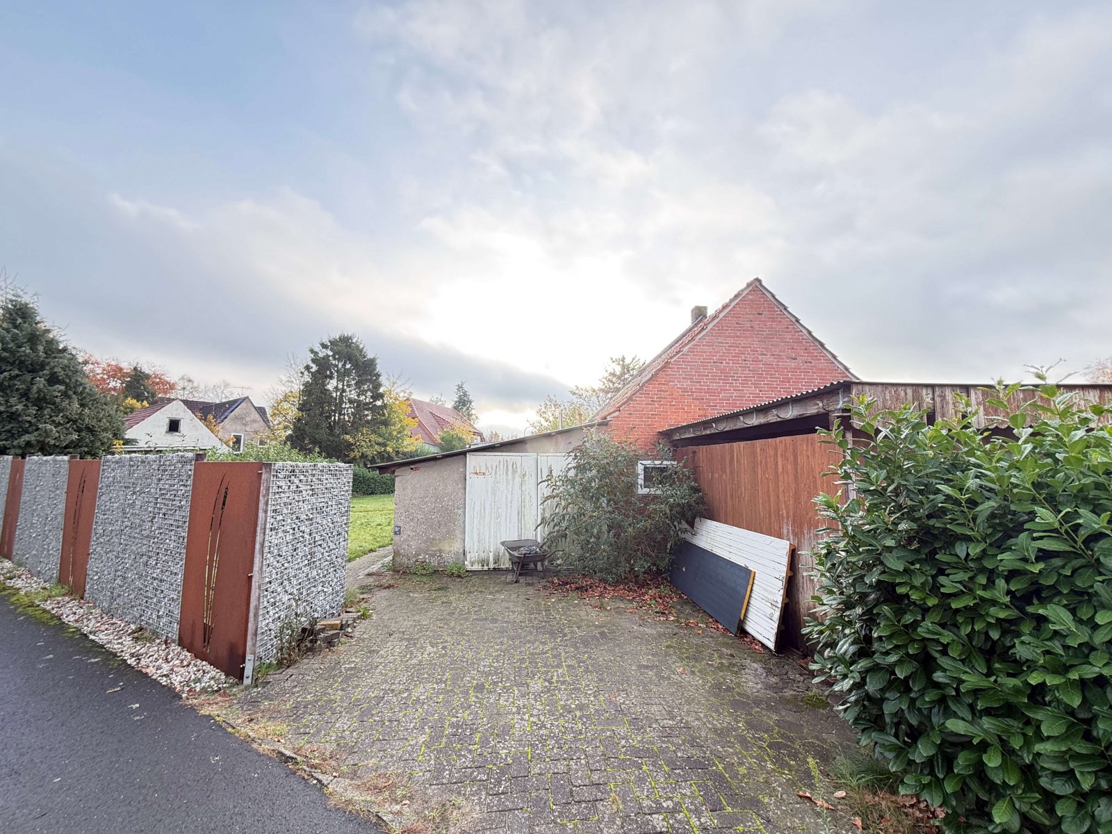 Komplett eingefriedet Komplett eingefriedet