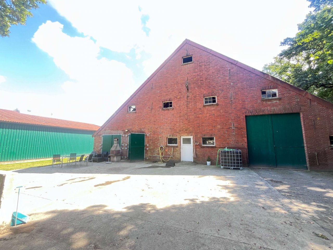 Stallgebäude Stallgebäude