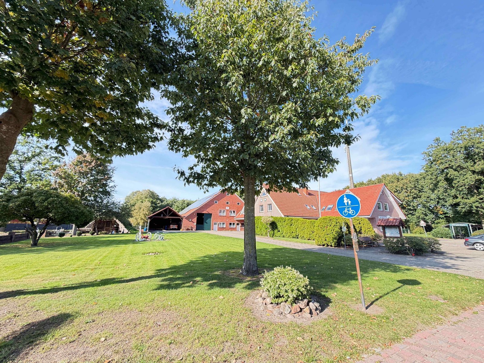 Charaktervolles Anwesen mit Gaststätte, Ferienwohnungen, PV-Anlage – ein Platz zum Leben u. Träumen