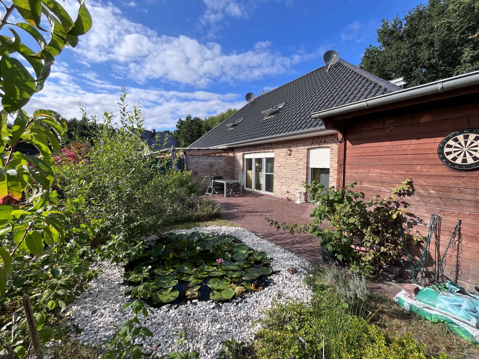 Wohlfühlen leicht gemacht – moderne Bungalow-DHH in Toplage von Lathen