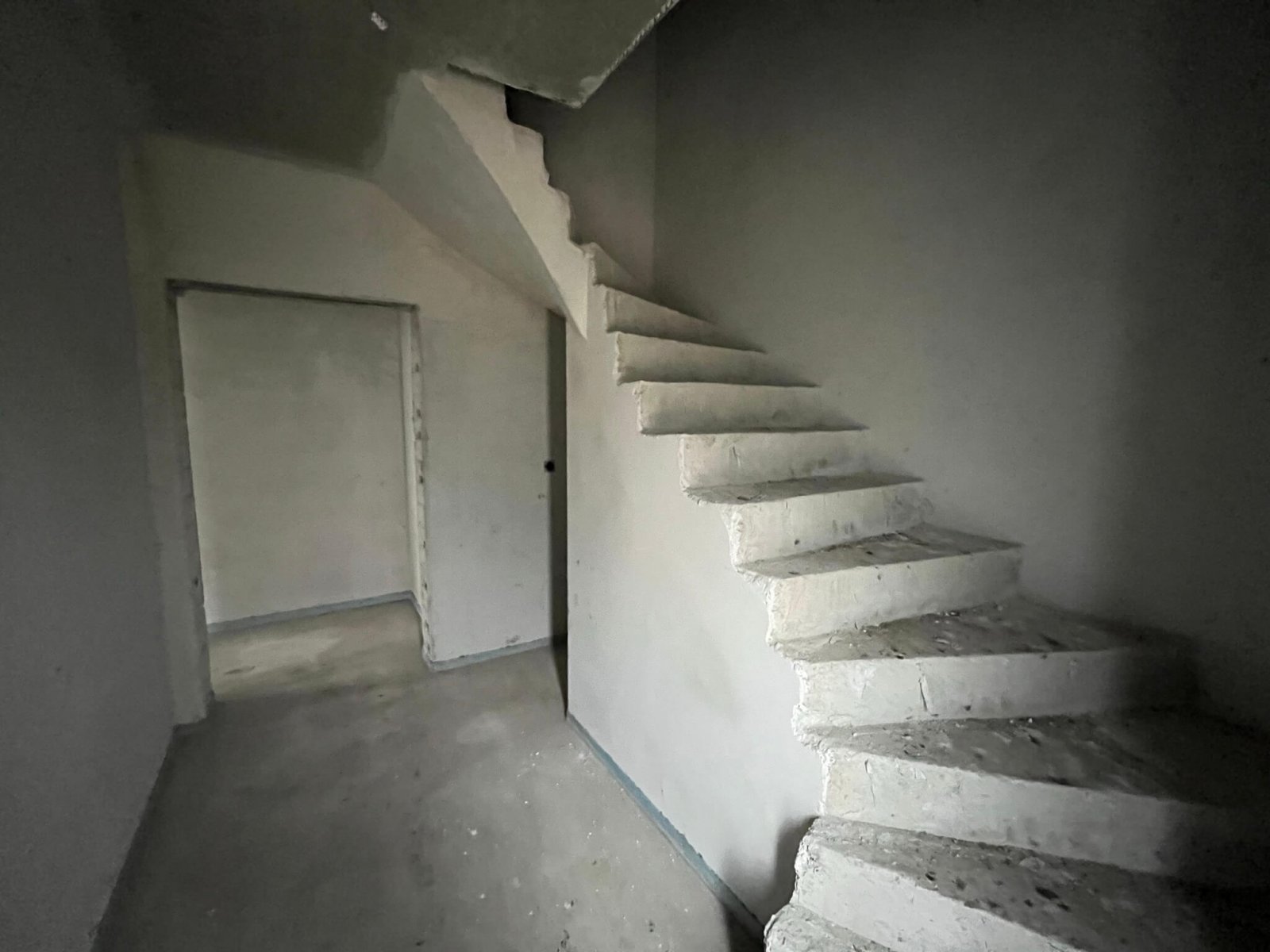 Neubau Mehrfamilienhaus mit 4 Wohnungen in Stadtrandlage