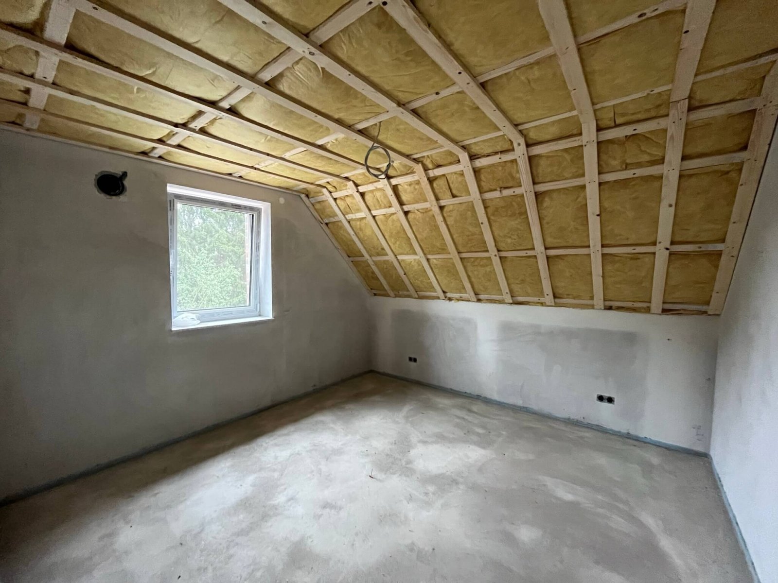 Neubau Mehrfamilienhaus mit 4 Wohnungen in Stadtrandlage