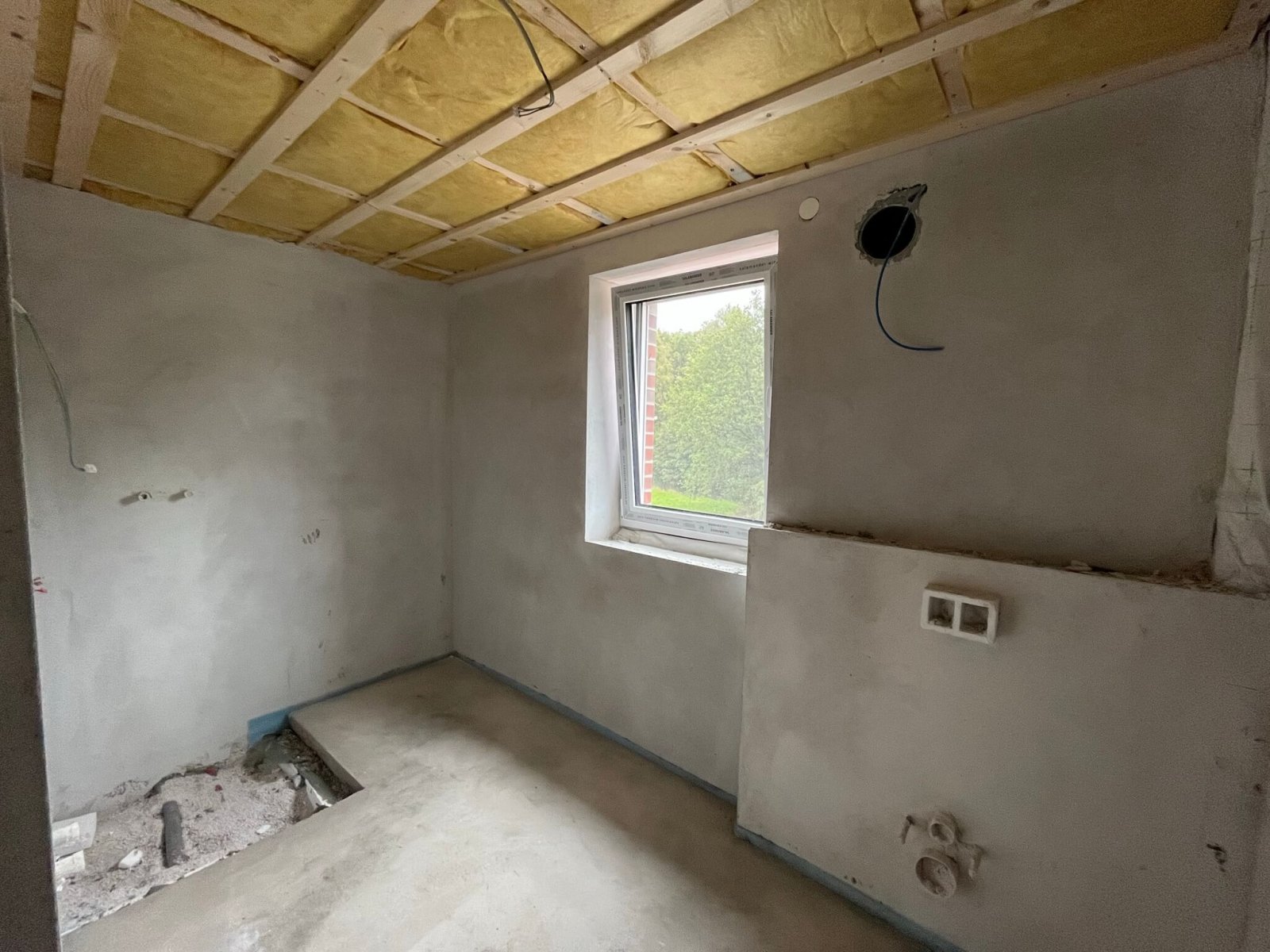 Neubau Mehrfamilienhaus mit 4 Wohnungen in Stadtrandlage