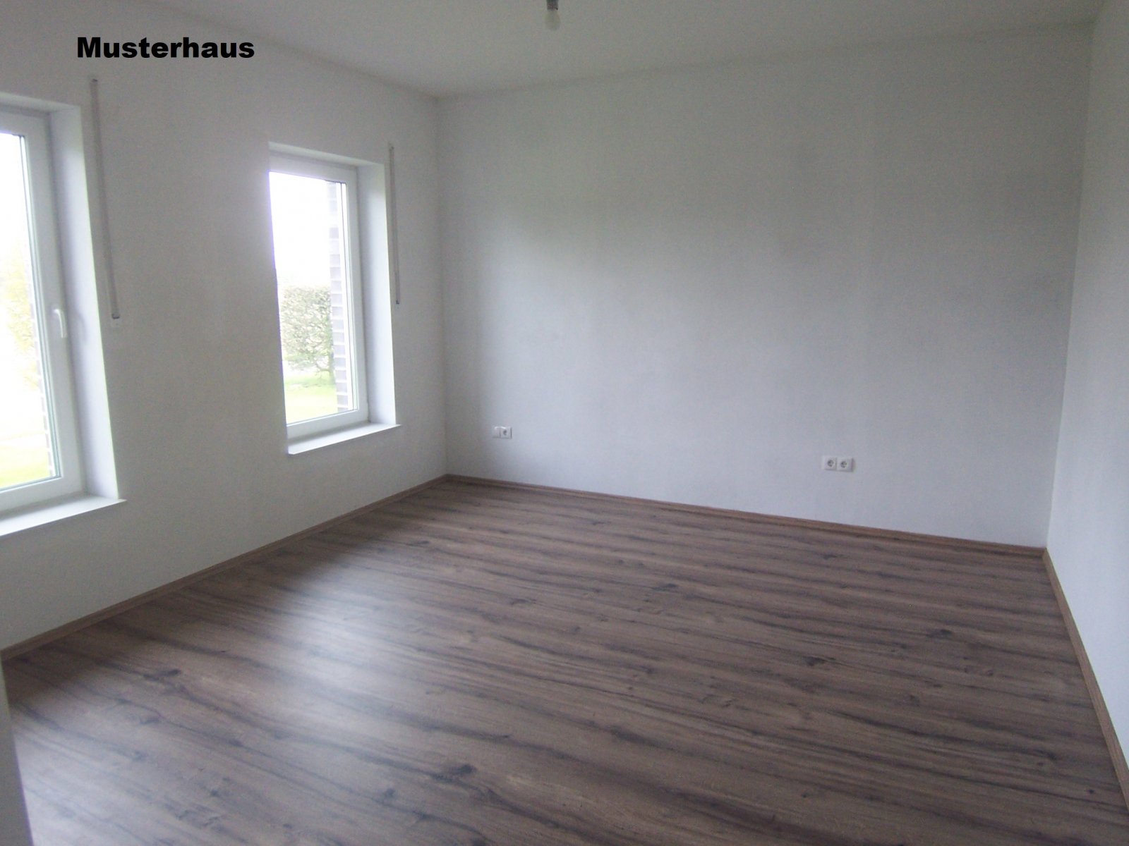 Moderner Edel-Bungalow in ruhiger Wohnlage!