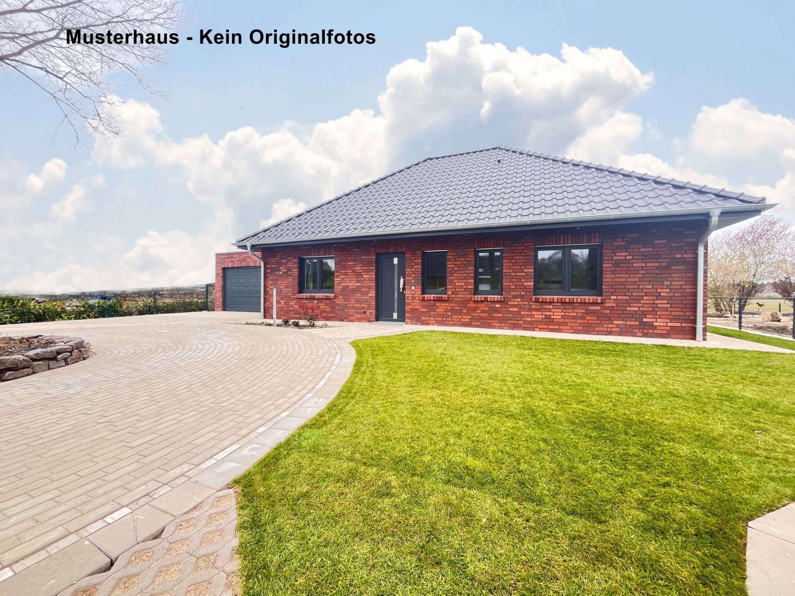 Provisionsfrei für Käufer: Neubau - Exklusiver Winkelwalmdachbungalow in toller Sackgassenlage!