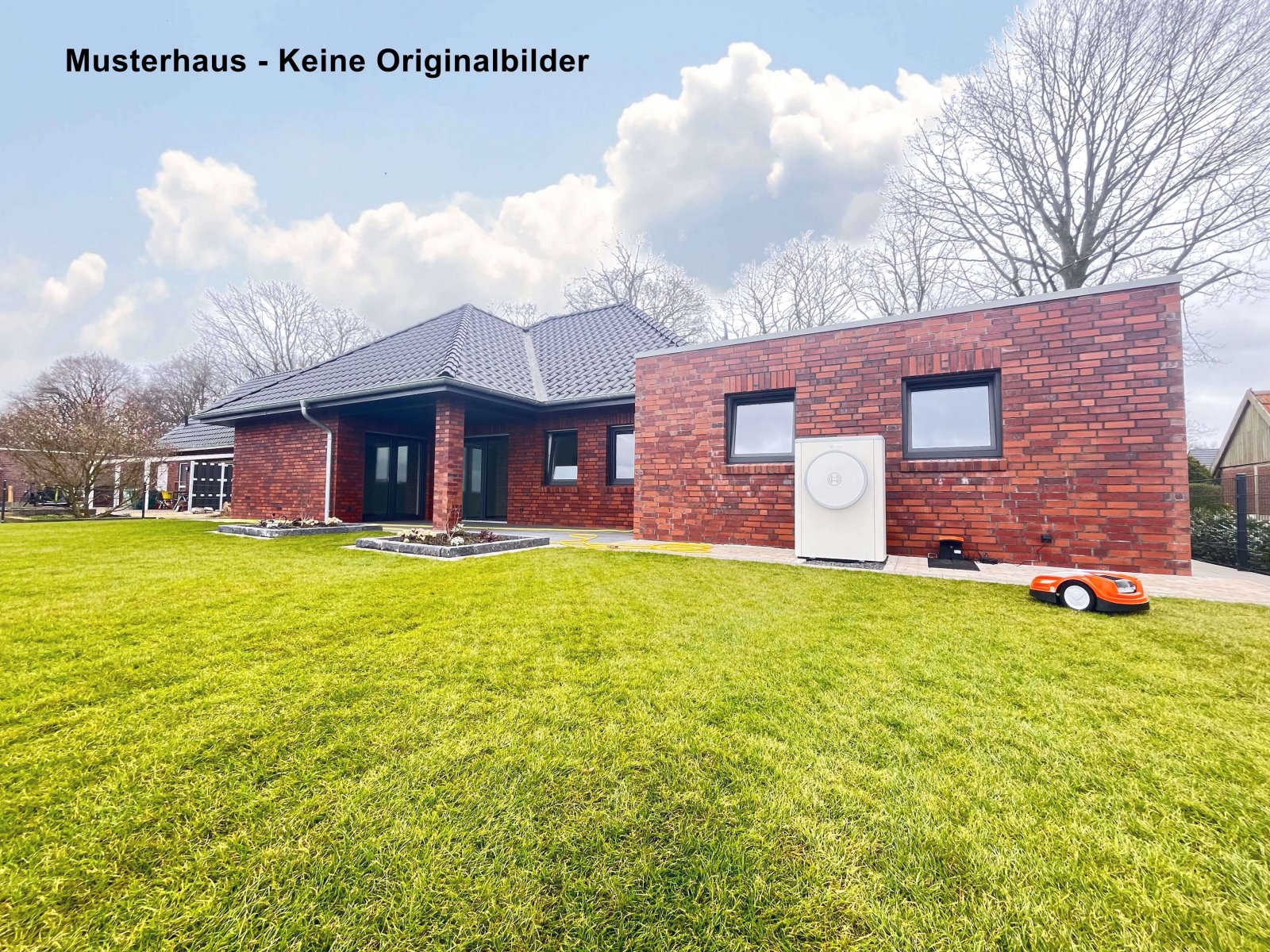 Provisionsfrei für Käufer: Neubau - Exklusiver Winkelwalmdachbungalow in toller Sackgassenlage!