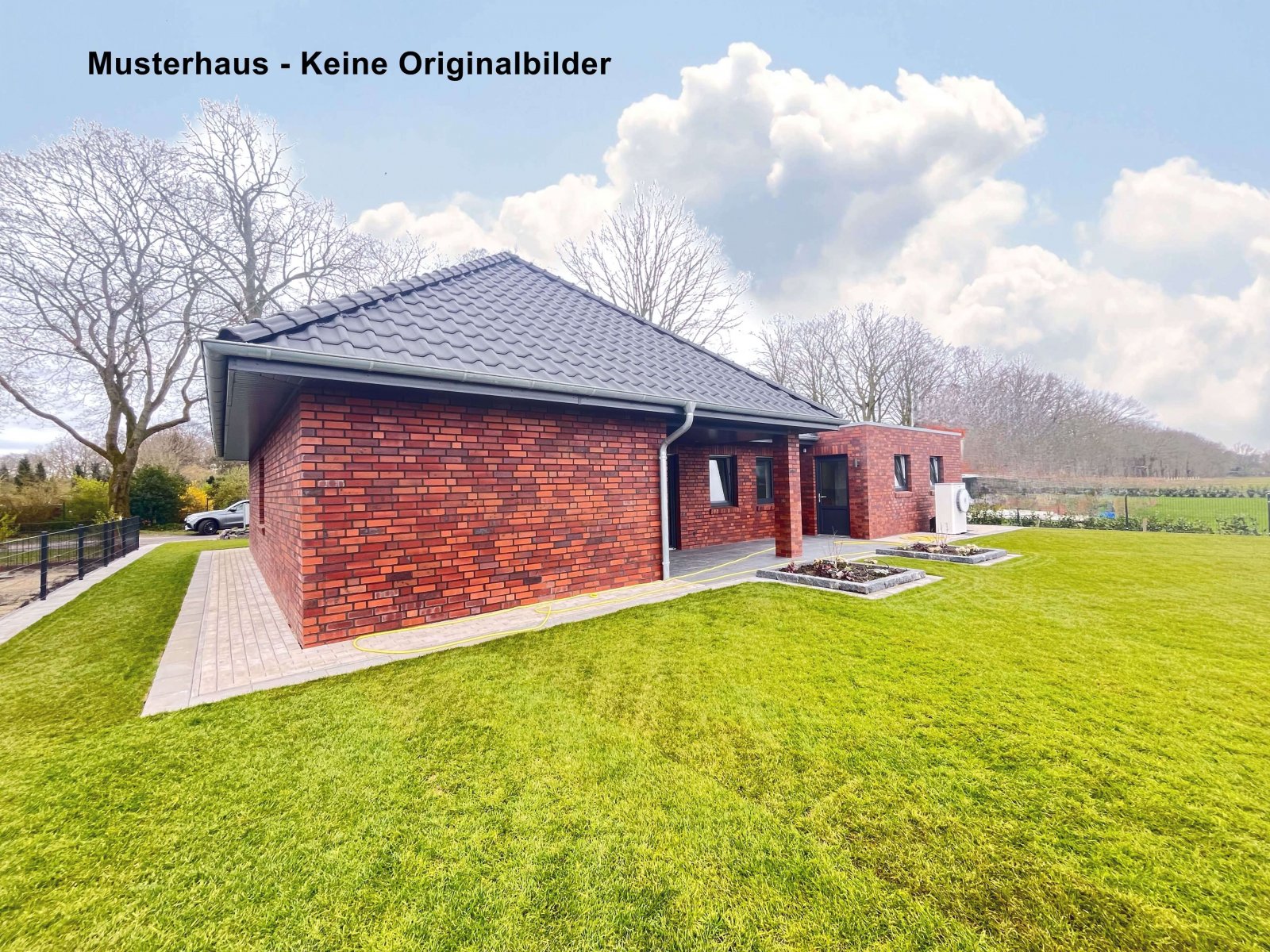 Provisionsfrei für Käufer: Neubau - Exklusiver Winkelwalmdachbungalow in toller Sackgassenlage!