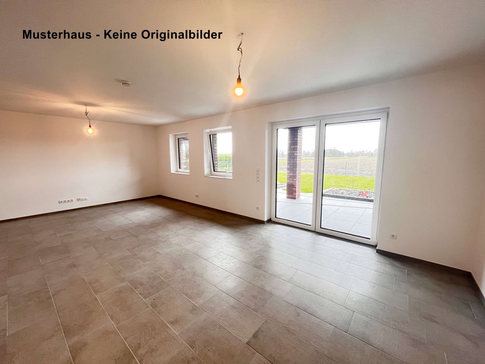 Provisionsfrei für Käufer: Neubau - Exklusiver Winkelwalmdachbungalow in toller Sackgassenlage!