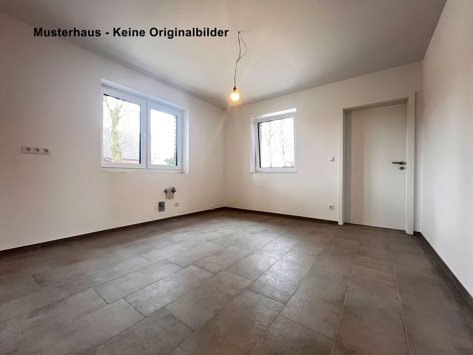 Provisionsfrei für Käufer: Neubau - Exklusiver Winkelwalmdachbungalow in toller Sackgassenlage!