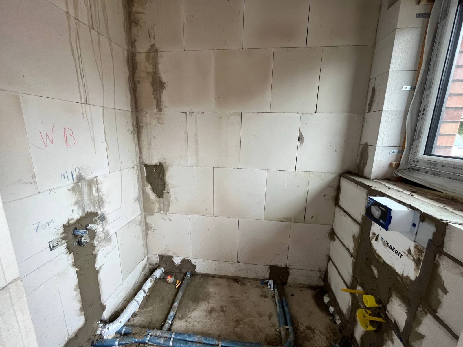 Zentraler geht es nicht! Eleganter Neubauwalmdachbungalow-KfW55 in Bestwohnlage (Lückenbebauung)!