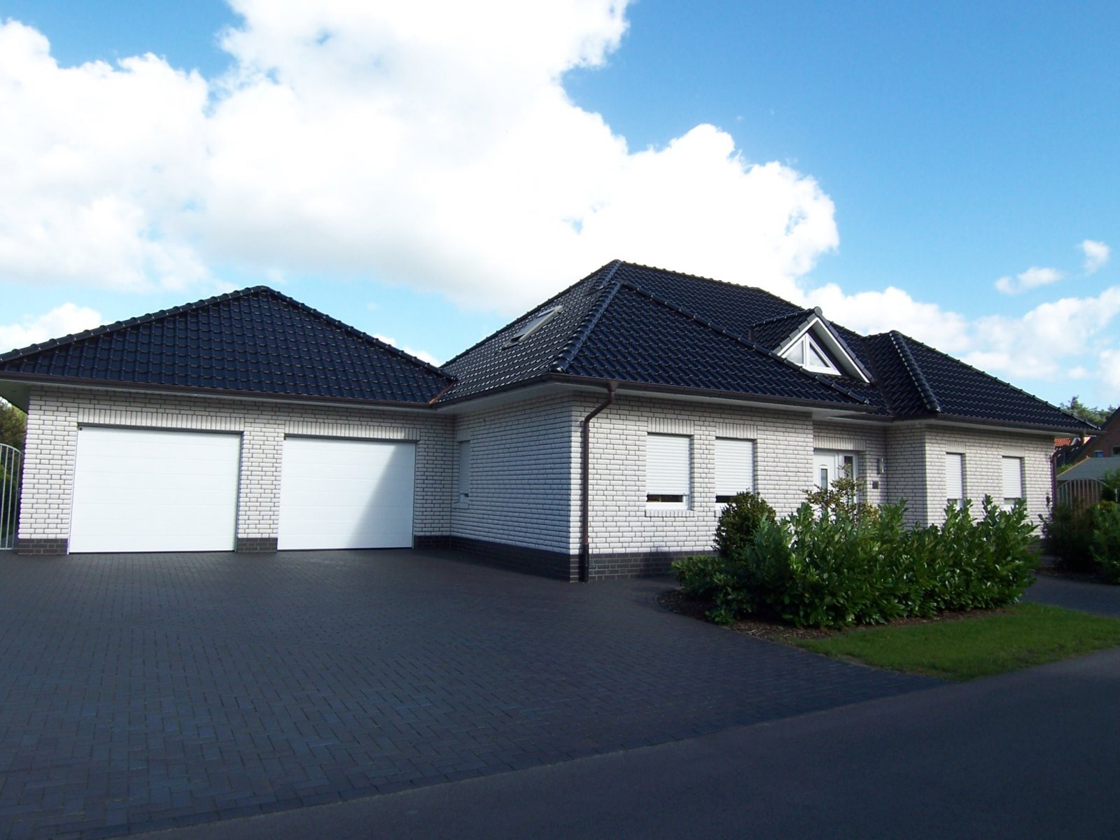 Exklusive Neubau Villa in erstklassiger Wohnlage!