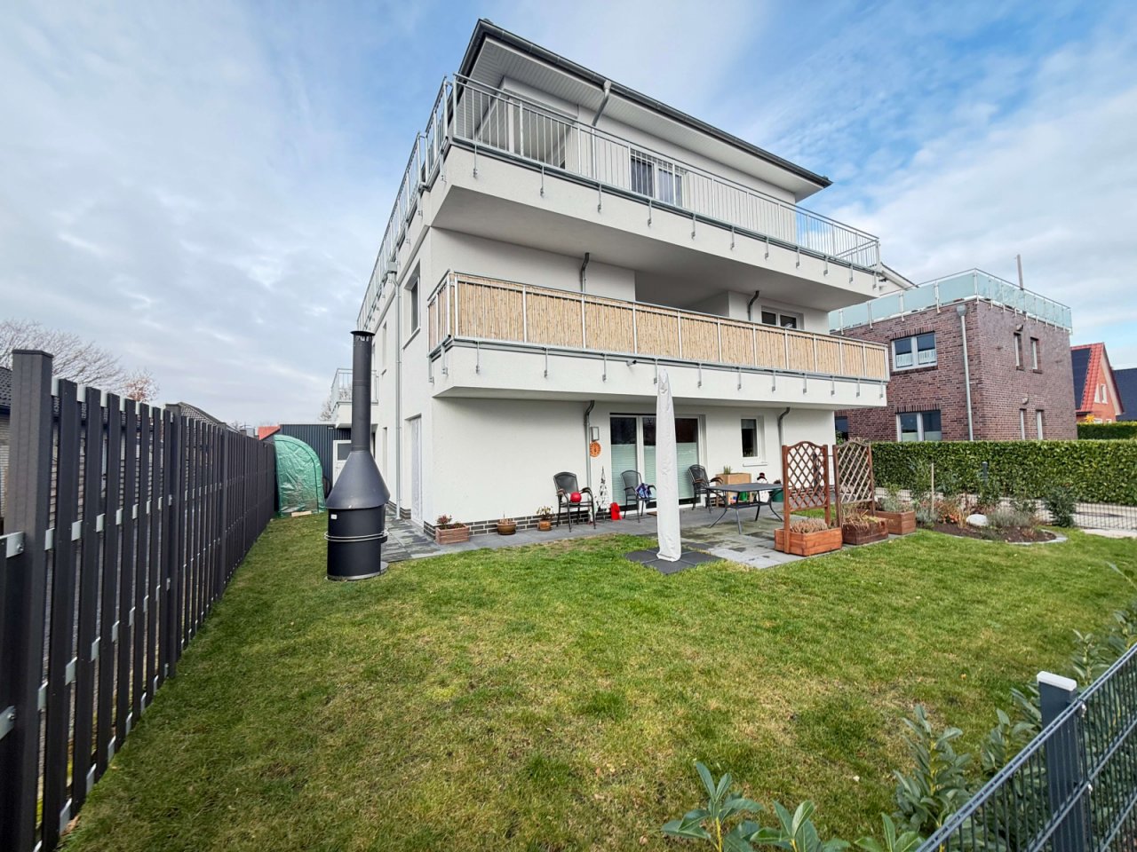 Hausansicht Garten EG-Wohnung Hausansicht Garten EG-Wohnung