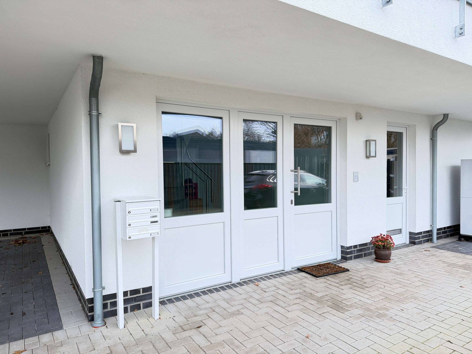 Käufer Provisionsfrei! Wertstabil & energieeffizient: Dreifamilienhaus in begehrter Wohnlage