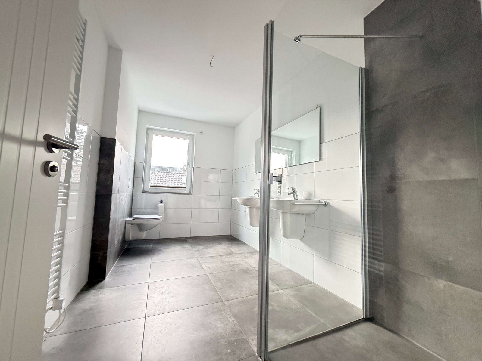 Käufer Provisionsfrei! Wertstabil & energieeffizient: Dreifamilienhaus in begehrter Wohnlage