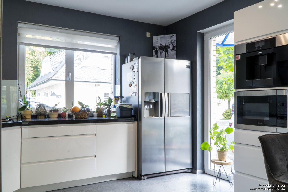 Gezinsvriendelijk en modern: Halfvrijstaande woning met tuin, garage en hoogwaardige voorzieningen in Ahaus.