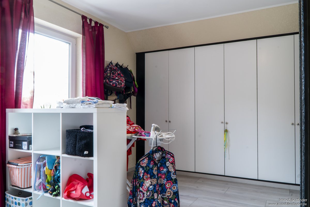 Gezinsvriendelijk en modern: Halfvrijstaande woning met tuin, garage en hoogwaardige voorzieningen in Ahaus.