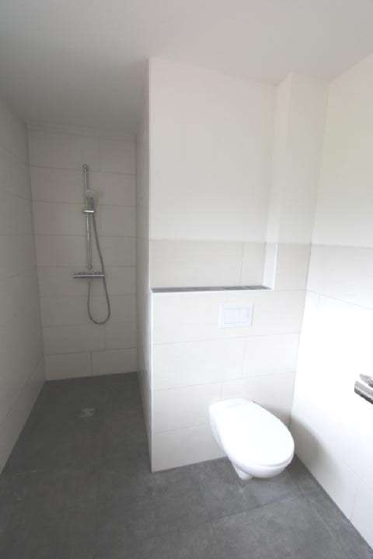 Doucheruimte met toilet Doucheruimte met toilet