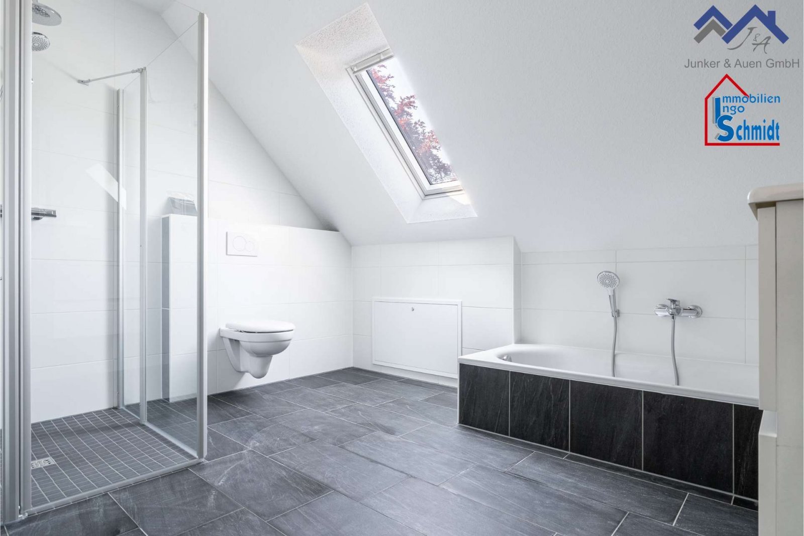 Badkamer op de 1e verdieping Badkamer op de 1e verdieping